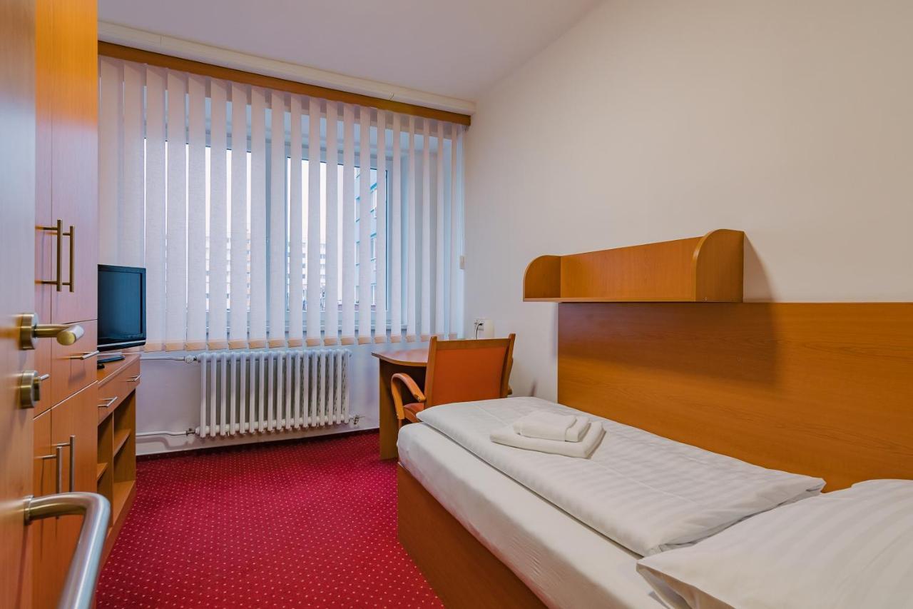 Hotel Garni Vsb Ostrava Ngoại thất bức ảnh